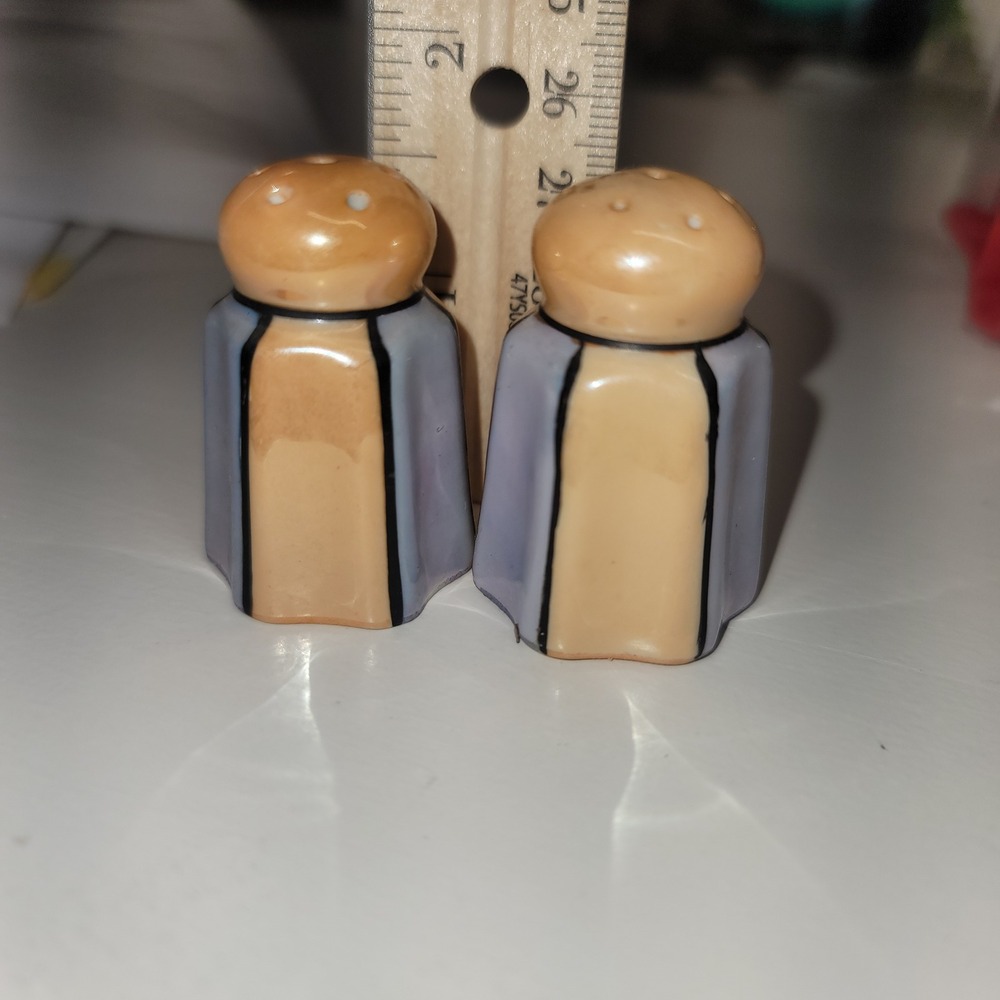 Vintage Japan Art Deco Hexagonal Lustreware Salt and Pepper Shakers Lavender Tan